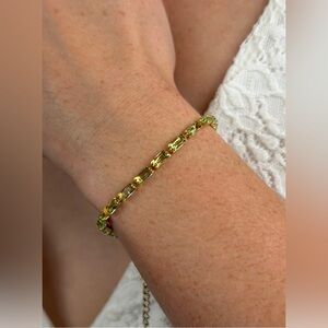 Oshena Jewelry
RADIANCE TENNIS BRACELET
Gold plated